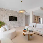 Extravagant Newly Renovated Penthouse With Sea Views * Marbella