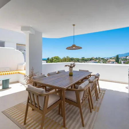 Extravagant Newly Renovated Penthouse With Sea Views ماربيا