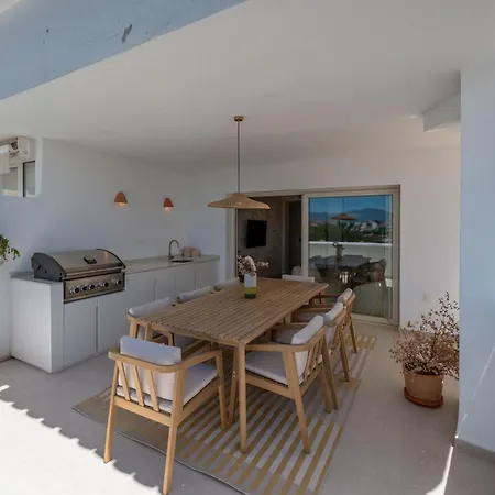 Extravagant Newly Renovated Penthouse With Sea Views