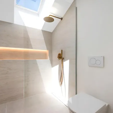 Extravagant Newly Renovated Penthouse With Sea Views