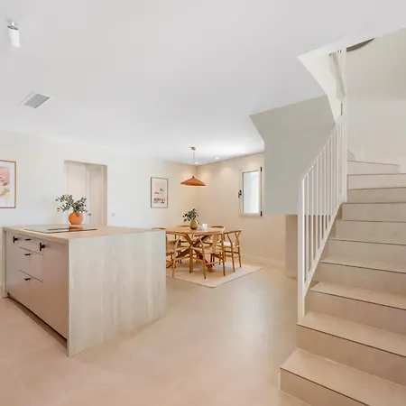 Extravagant Newly Renovated Penthouse With Sea Views