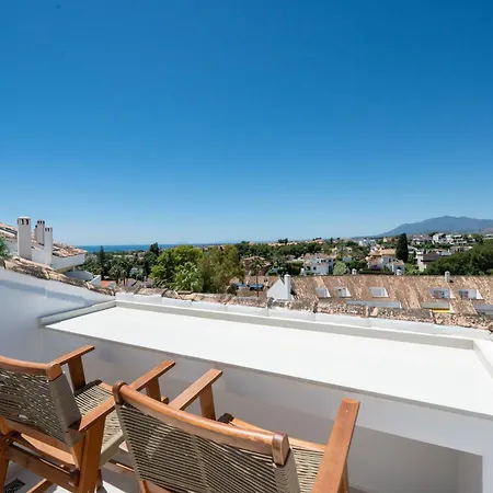 Extravagant Newly Renovated Penthouse With Sea Views Lägenhet *