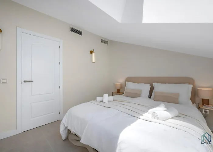 Lejlighed Extravagant Newly Renovated Penthouse With Sea Views Marbella