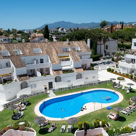 Extravagant Newly Renovated Penthouse With Sea Views Apartmán