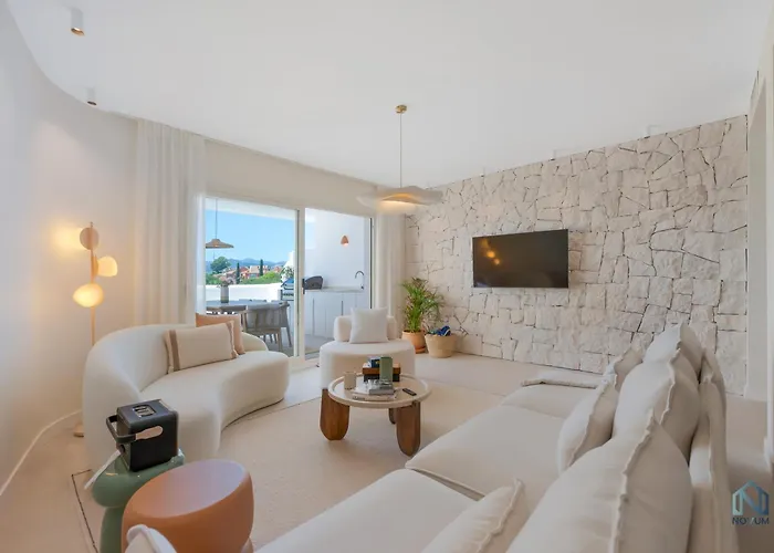 Apartman Extravagant Newly Renovated Penthouse With Sea Views *
