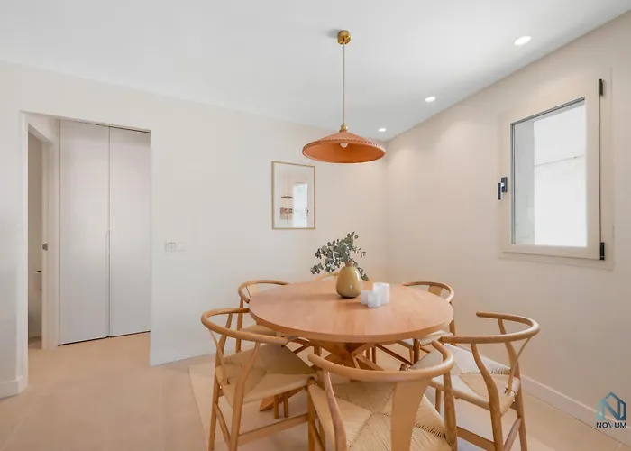 Extravagant Newly Renovated Penthouse With Sea Views