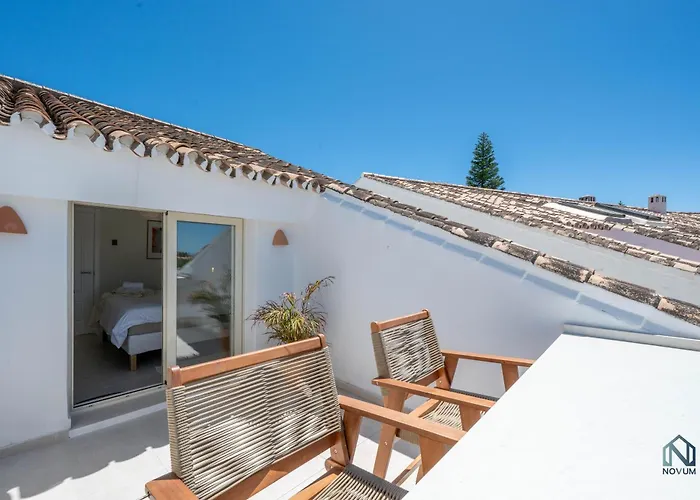Extravagant Newly Renovated Penthouse With Sea Views Marbella