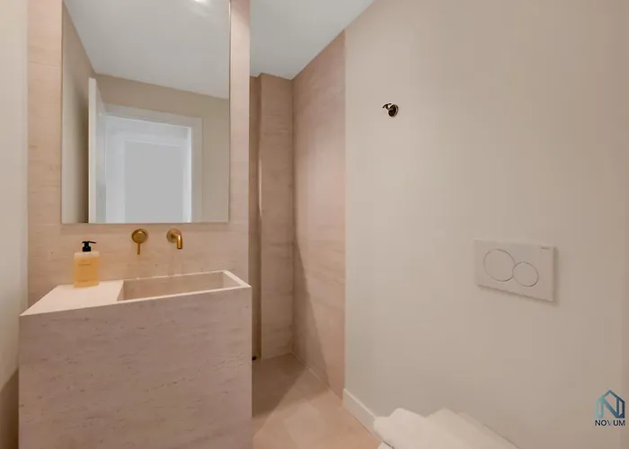 Extravagant Newly Renovated Penthouse With Sea Views Apartmán