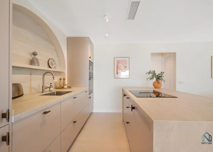 Extravagant Newly Renovated Penthouse With Sea Views Apartmán *